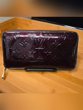 LOUIS VUITTON AMARANTE VERNIS ZIPPY WALLET